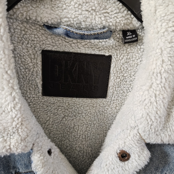 Vintage Faux Fur Collar & Full Lining Dusty Indigo Denim Unisex Jacket By DKNY - Picture 5 of 10